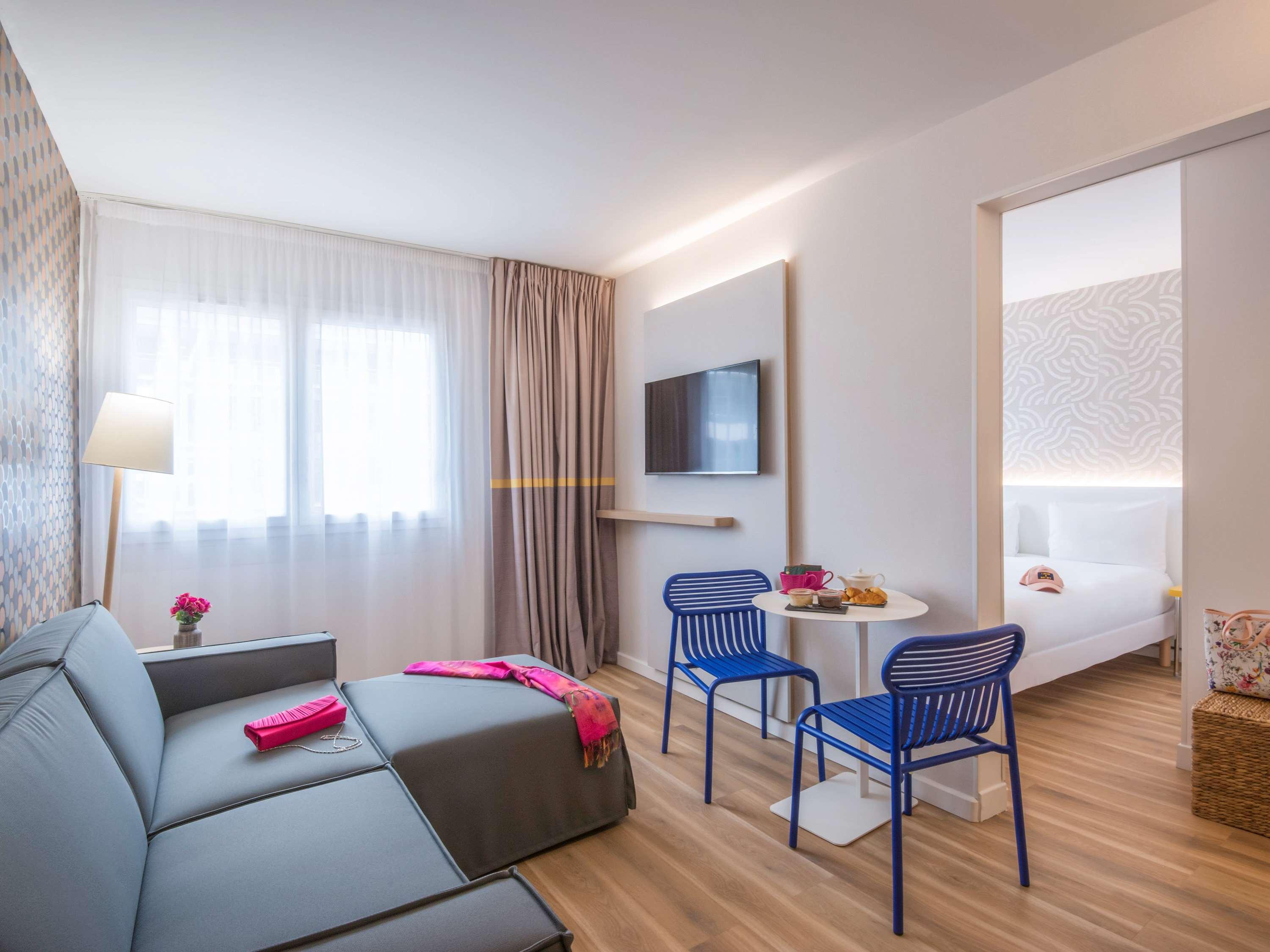 Hotel Ibis Styles Cap 3000 Aeroport