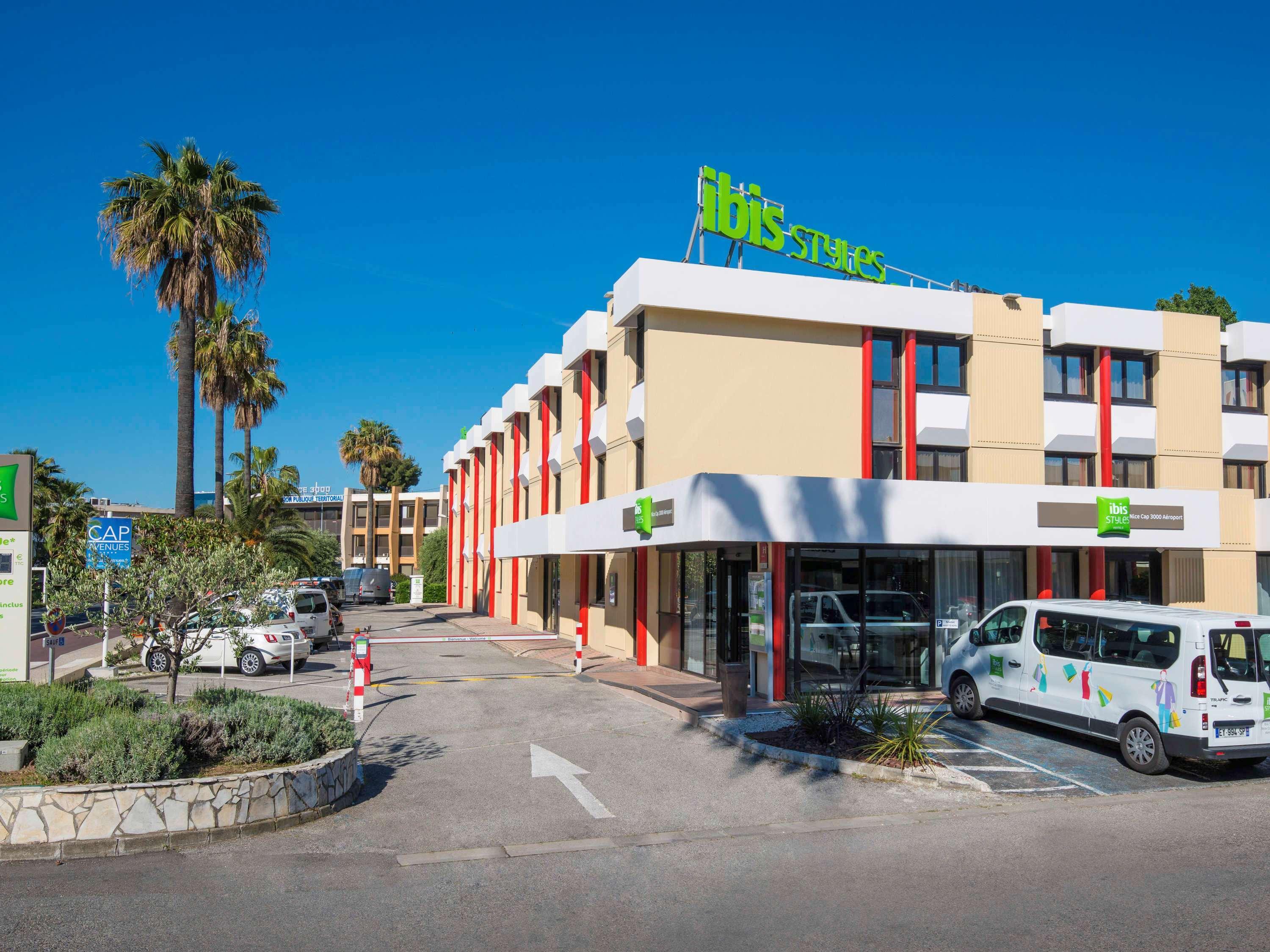 Ibis Styles Cap 3000 Aeroport Hotel 3*