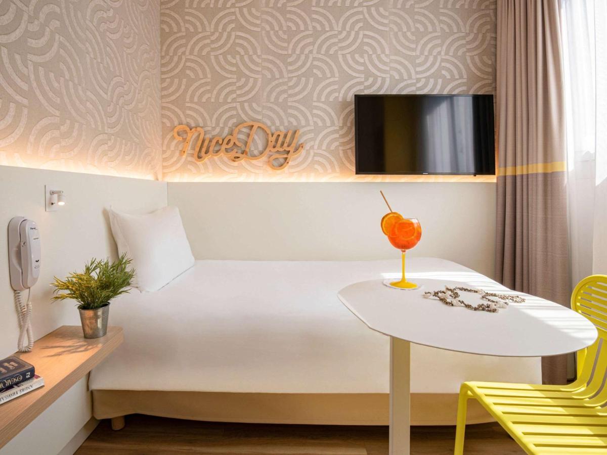 Hotel Ibis Styles Cap 3000 Aeroport 3*