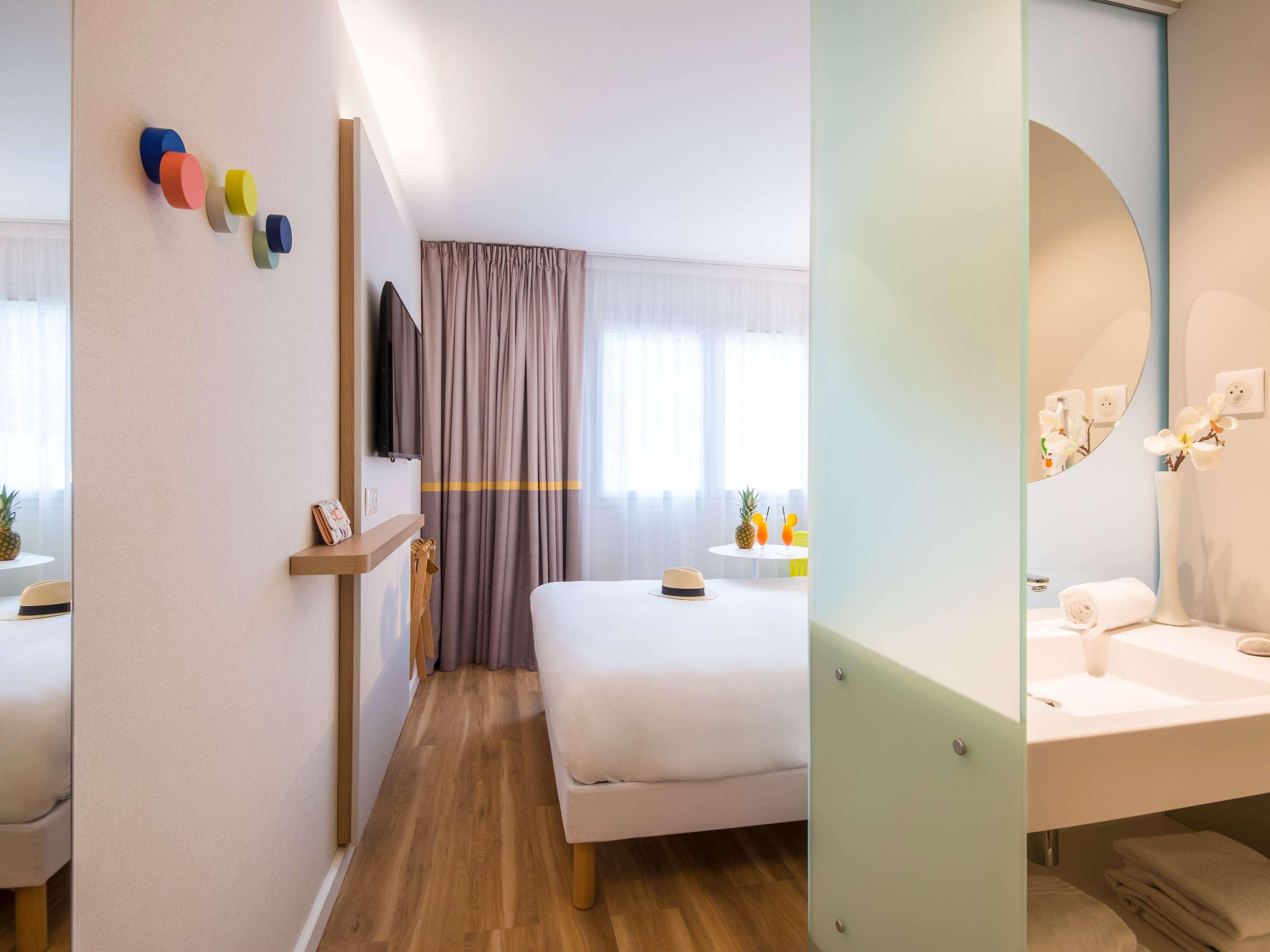 Hotel Ibis Styles Cap 3000 Aeroport