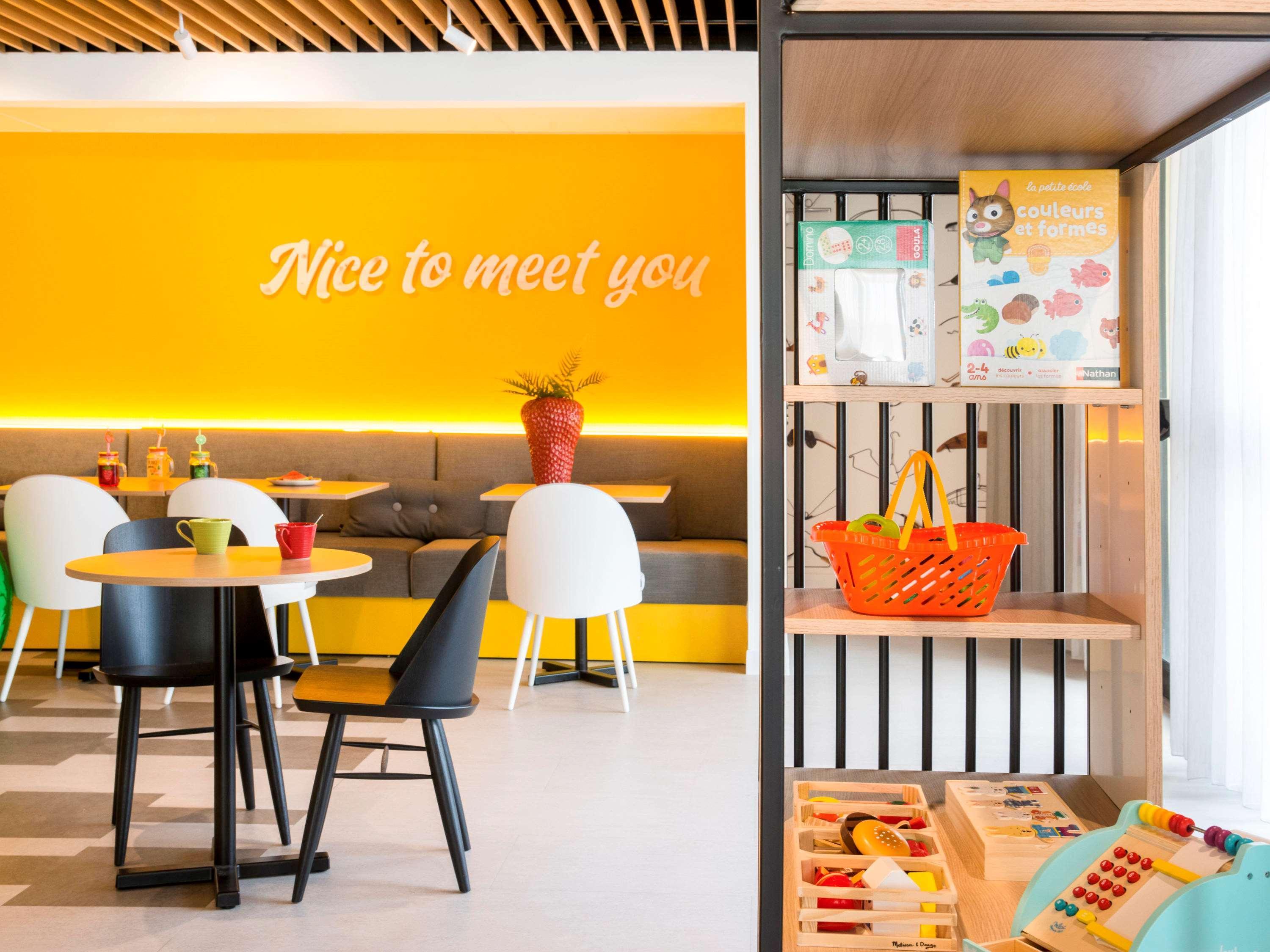 Ibis Styles Cap 3000 Aeroport Hotel