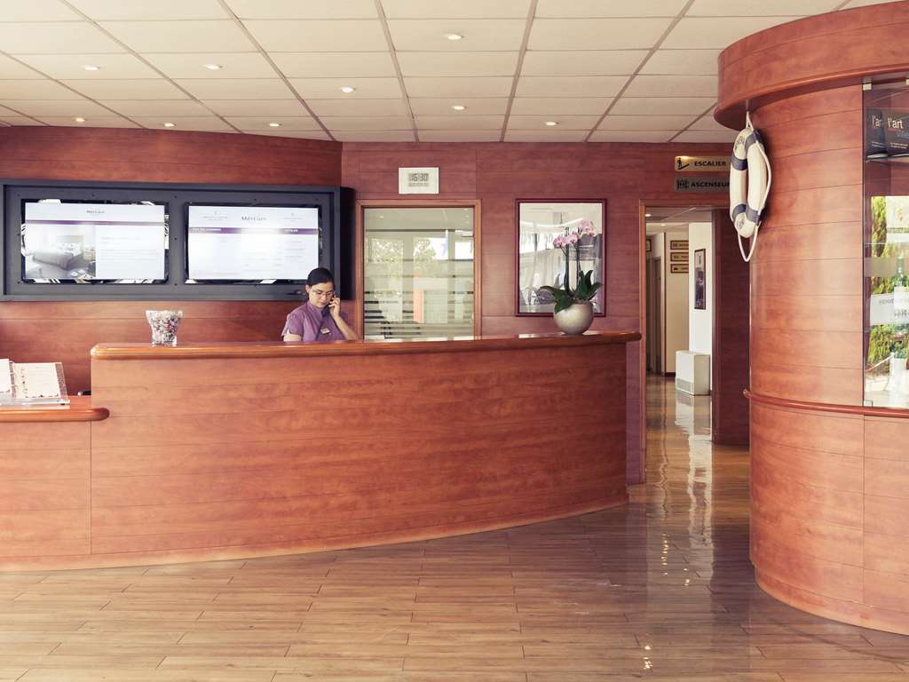 Ibis Styles Cap 3000 Aeroport Hotel 3*
